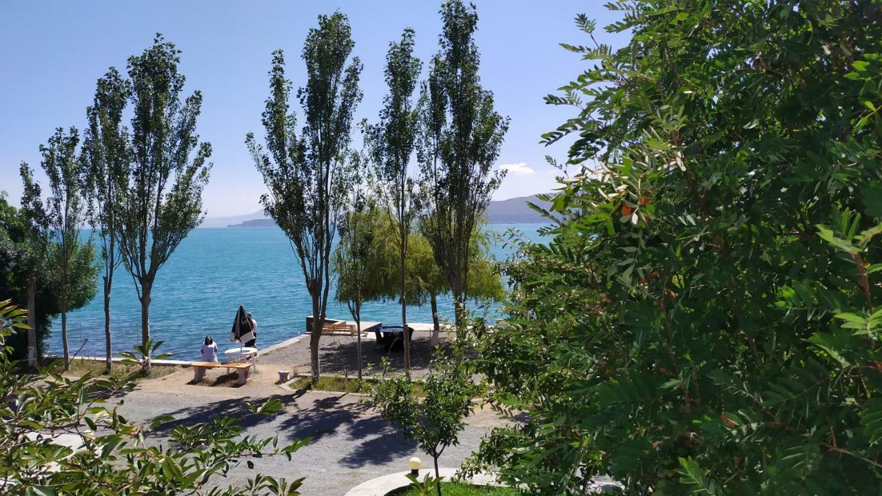 Edem Sevan Exteriér fotografie